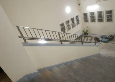 Turėklai mokykloms, darželiams, įstaigoms 25 Didzdvario gimnazija 003