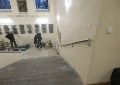 Turėklai mokykloms, darželiams, įstaigoms 27 Didzdvario gimnazija 005