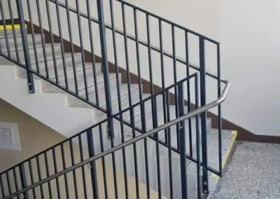 Turėklai mokykloms, darželiams, įstaigoms 43 Kauno gimnazija 012