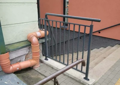 Turėklai mokykloms, darželiams, įstaigoms 47 Kursenai kapu 007