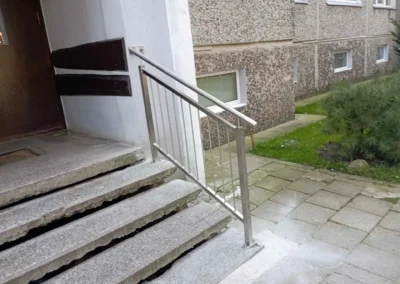 Turėklai mokykloms, darželiams, įstaigoms 96 NP tureklai 005