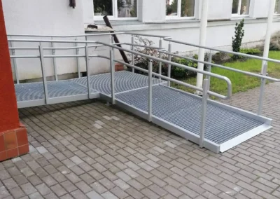 Neįgaliųjų pandusai ir turėklai 13 Neigaliuju panduso 004