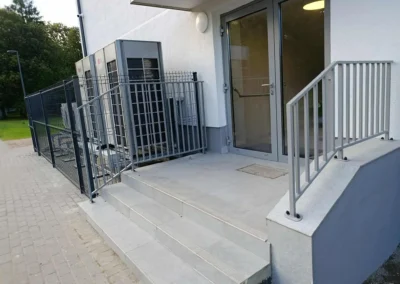 Turėklai mokykloms, darželiams, įstaigoms 123 Seduvos mokykla 009