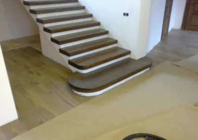 Laiptai ant betono konstrukcijos 2 Storos pakpos 002 1