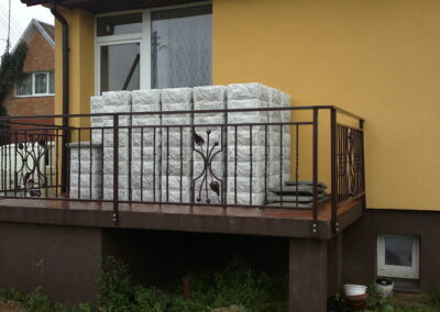 Balkonų turėklai 20 Kaltinis balkonas 001