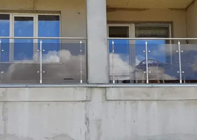 Balkonų turėklai 37 Stiklo balkonai