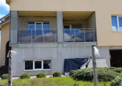 Balkonų turėklai 31 Stiklo balkonas