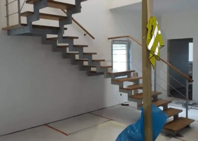 Laiptai ant metalinės konstrukcijos 127 Svedija lifto 005