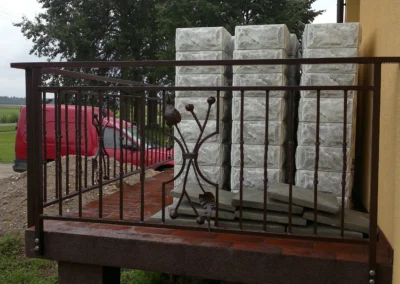 Lauko turėklai 10 kaltinis balkonas 002